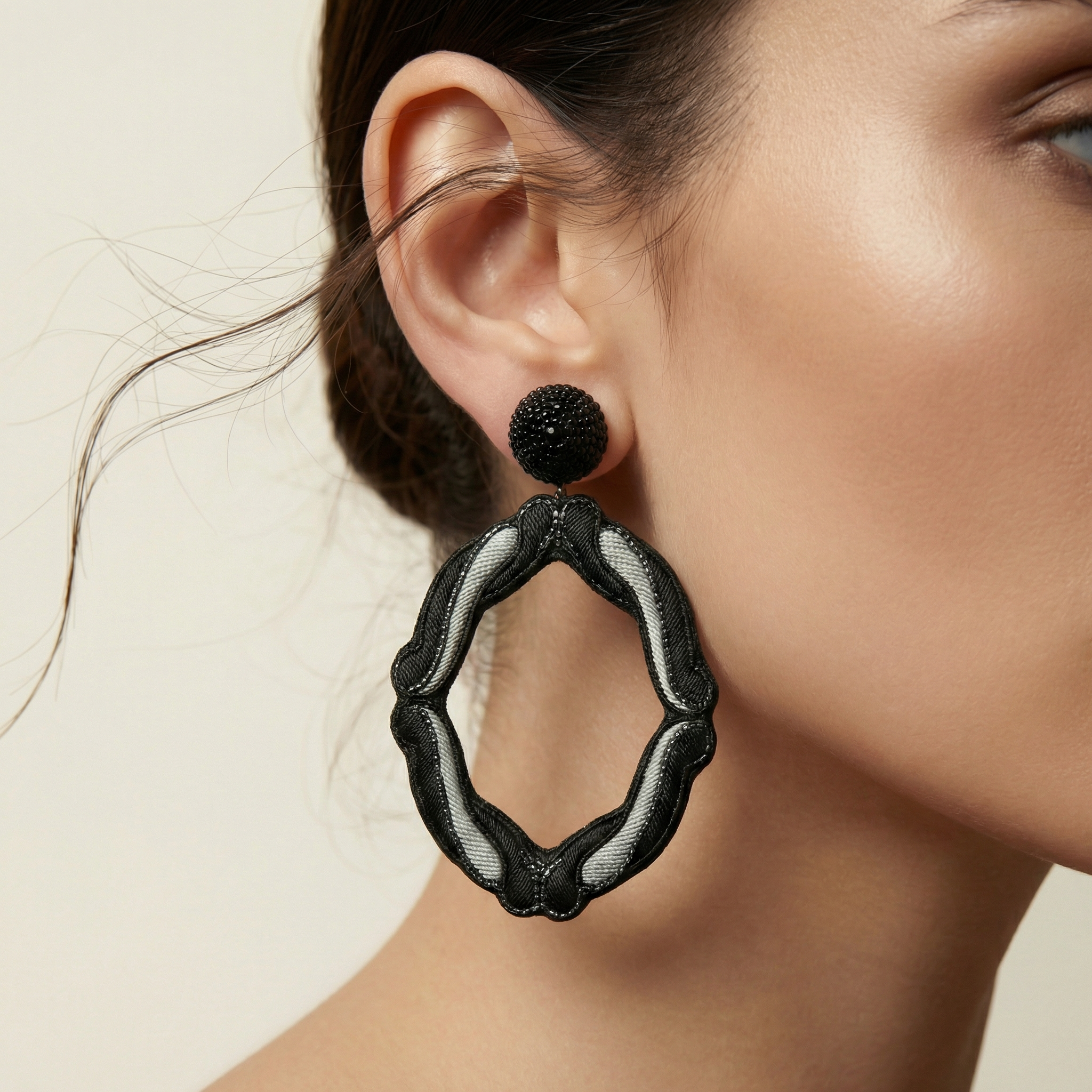 Eclose Handcrafted Earrings (Black)